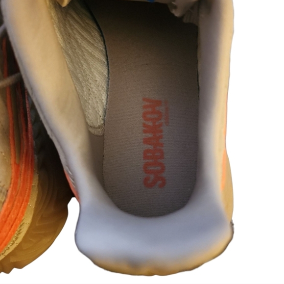 NEW Adidas Sobakov J Mens Sneaker Beige Orange Stripes Gum Sole SIze 5.5 EE6530 - Picture 11 of 11